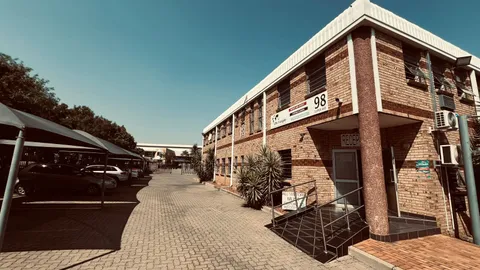 98 Loper Ave, Spartan